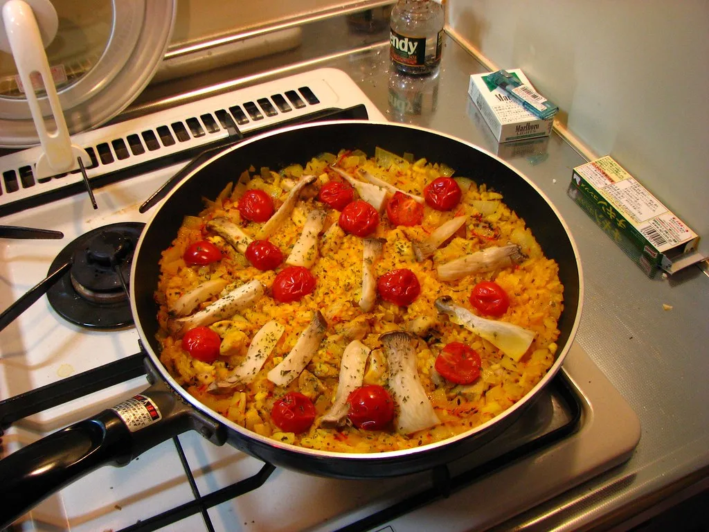 Paella dish cooked with saffron, demonstrating culinary use
